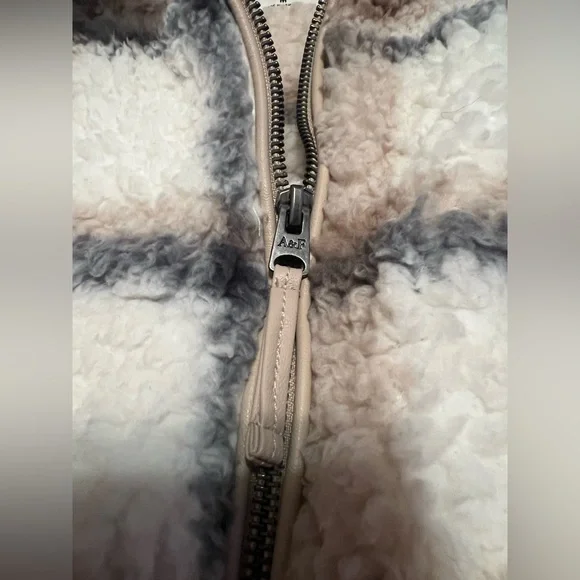 Abercrombie & Fitch Soft A&F AF Collection Quarter Zip Plaid Sherpa Pullover M - Picture 3 of 6